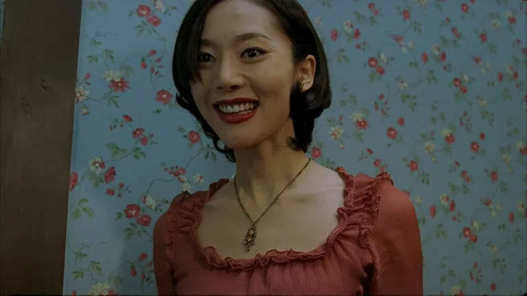 A Tale of Two Sisters (2003)