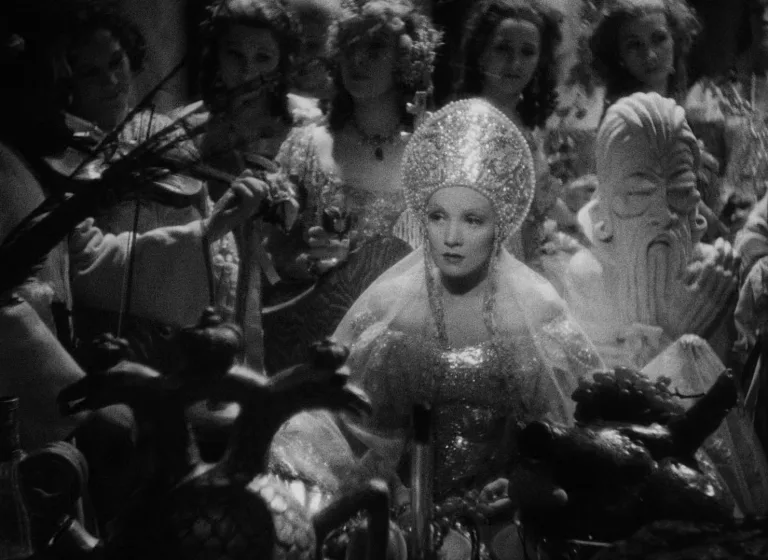 The Scarlet Empress (1934): Grandeur and decadence