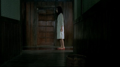 A-Tale-of-Two-Sisters-2003-stills-43