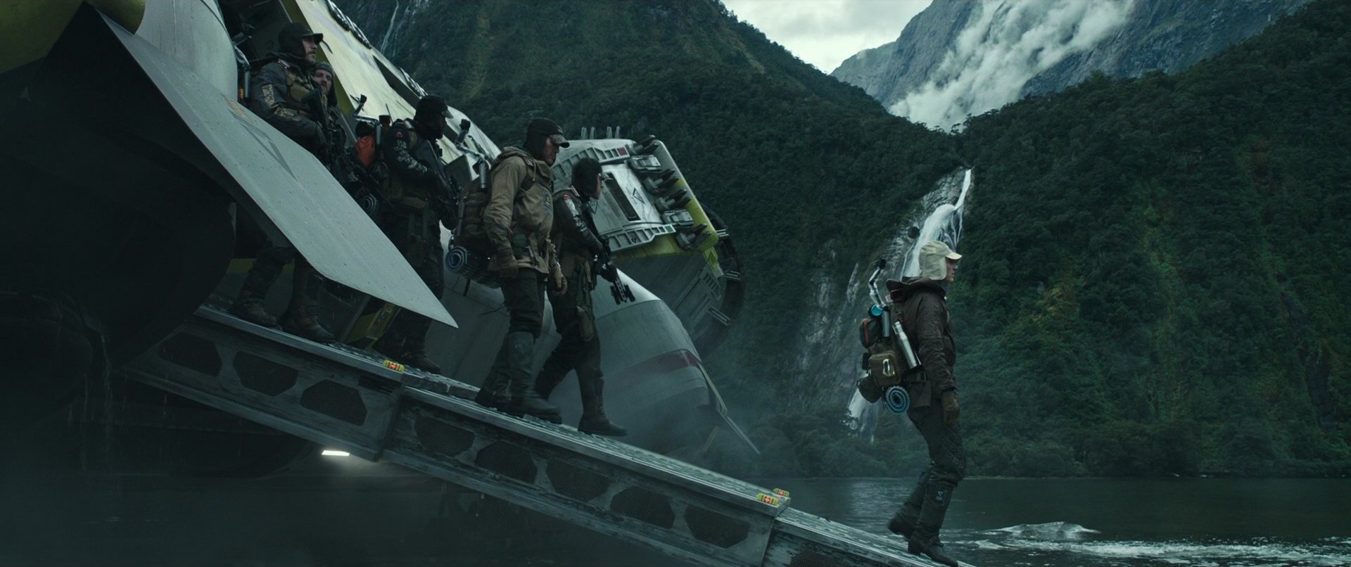 Alien Covenant (2017) - Movie Stills and Screencaps at Cinematic Freeze