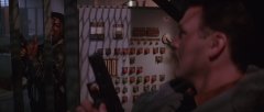 Die-Hard-2-1990-stills-08