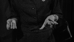 House-on-Haunted-Hill-1959-stills-14