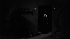 House-on-Haunted-Hill-1959-stills-20