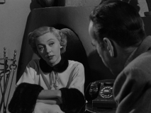 In-a-Lonely-Place-1950-stills-24