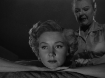 In-a-Lonely-Place-1950-stills-36