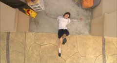 Install-2004-stills-09