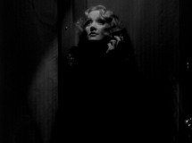 Shanghai-Express-Stills-079