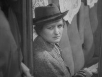 The-Lady-Vanishes-1938-stills-30