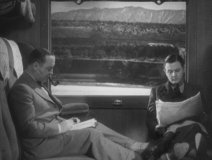 The-Lady-Vanishes-1938-stills-34