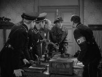 To-Be-or-Not-to-Be-1942-stills-31